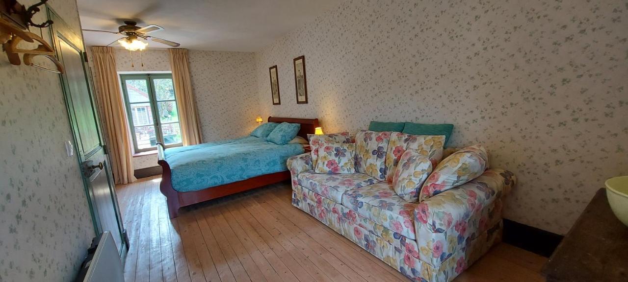 D'hotes A L'etang D'yonne Bed & Breakfast *